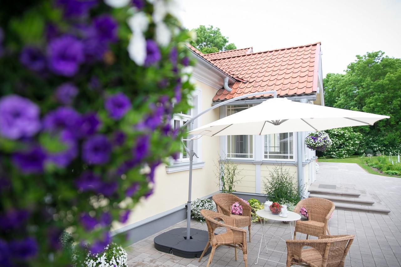 Botique & Spa Hotel Berkenes Manor Ziedkalne Exterior photo